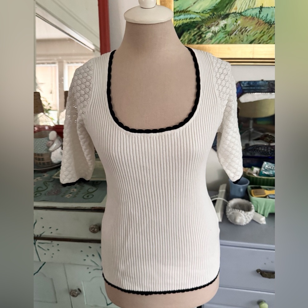 SHEIN White Knit Top with Black Accents M Scoop Neck Dressy Workwear VGUC